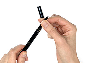 How to refill eyebrow pencil | Cl&eacute; de Peau Beaut&eacute;